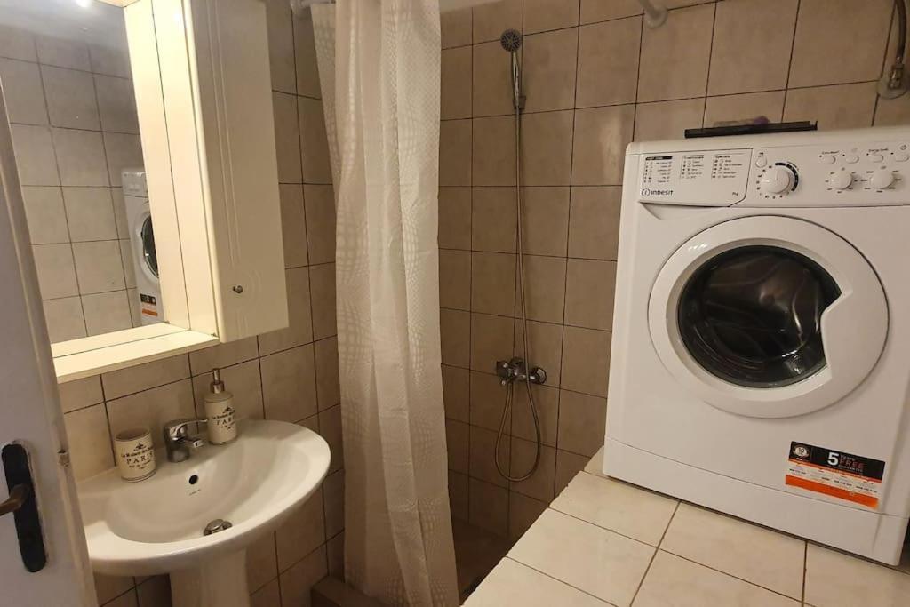 Spacious Beauty In Athens, 55M2, Metro 7' Esterno foto